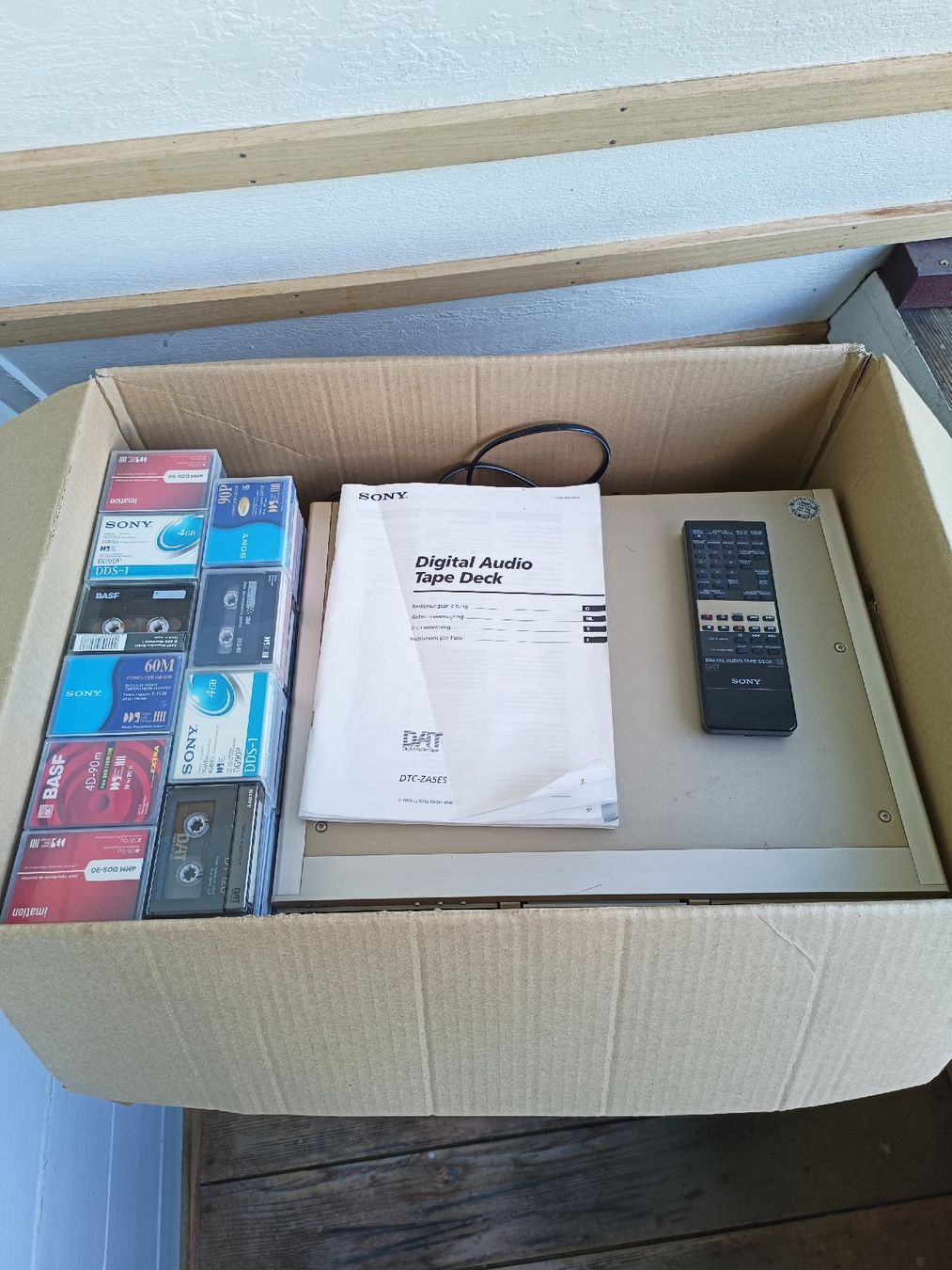 Sony Lettore multimediale & Streamer: DAT Sony DTC-ZA5ES mit Kassetten  – Usato da Steffisburg venduto da zulg03 6