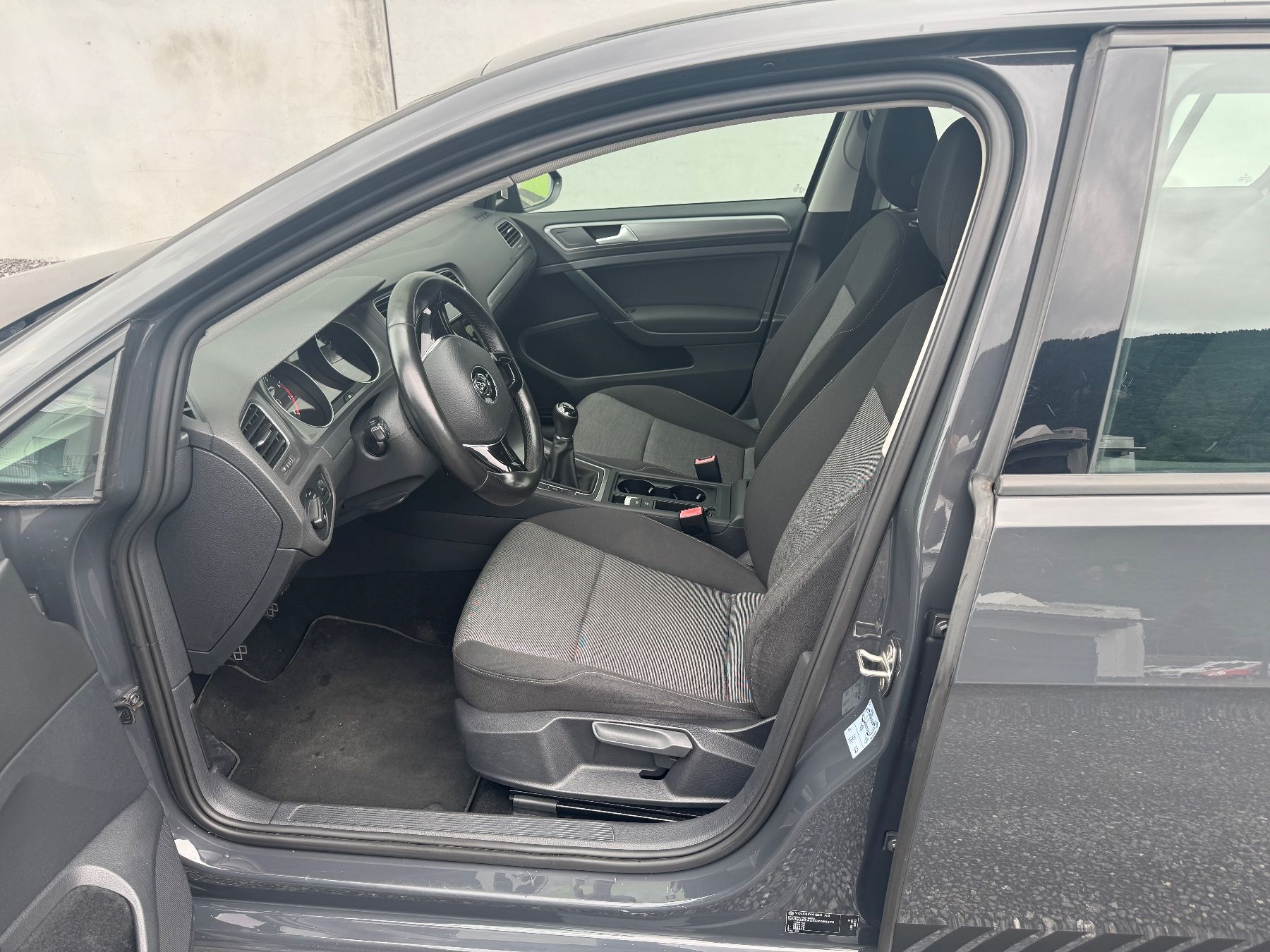 VW Automobili: VW Golf 7 1.2 TSI TOP ANGEBOT – Usato da Sennwald venduto da elegance_cars 6