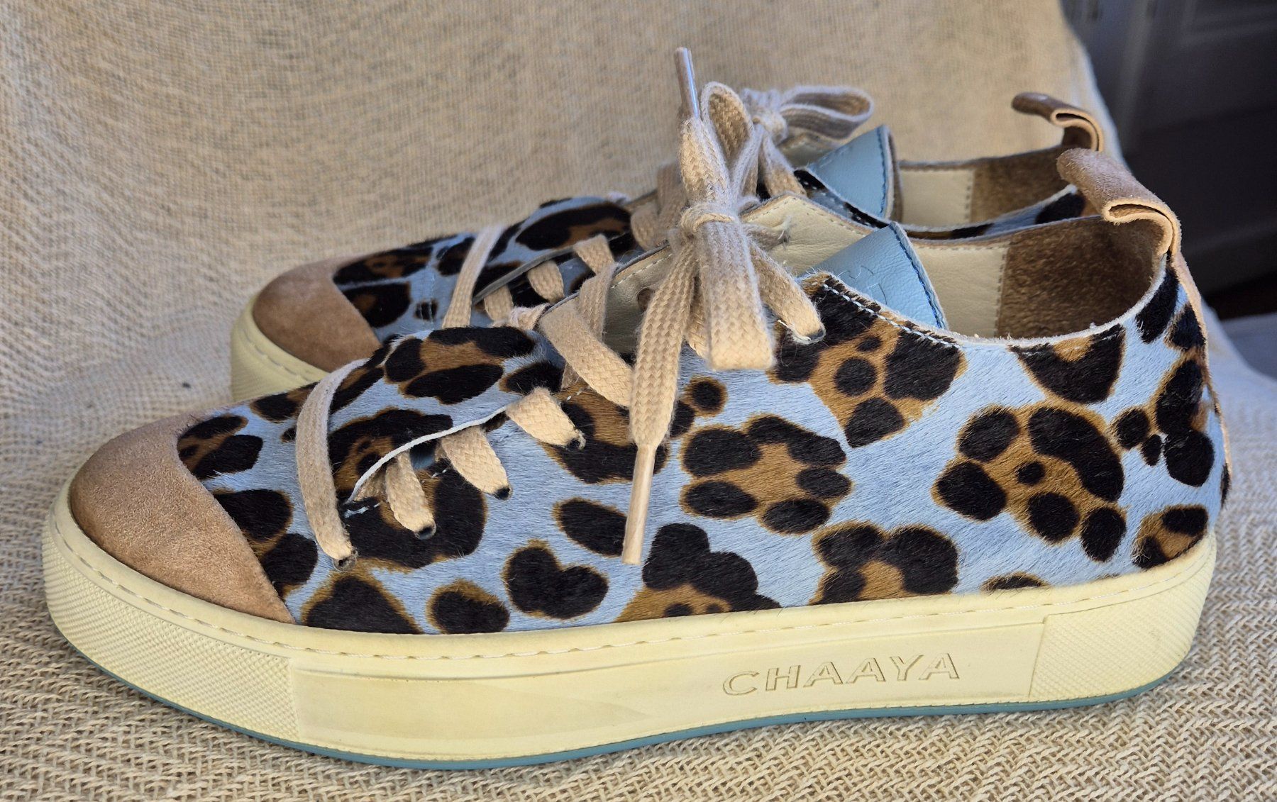 Scarpe da donna: Turnschuhe mit Fell chaaya – Usato da Leissigen venduto da ali_k9v8 1