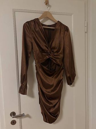 Braunes Satin-Kleid mit Raffungen S/M
