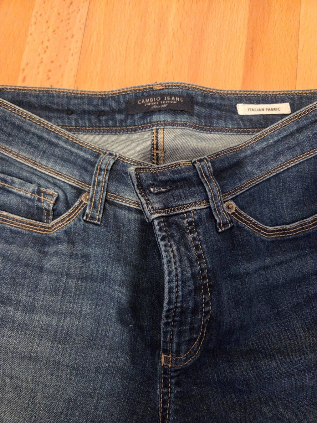 Cambio Jeans: Cambio Jeans - dark blue denim - 36 – Usato da Zug venduto da Bibibo 1