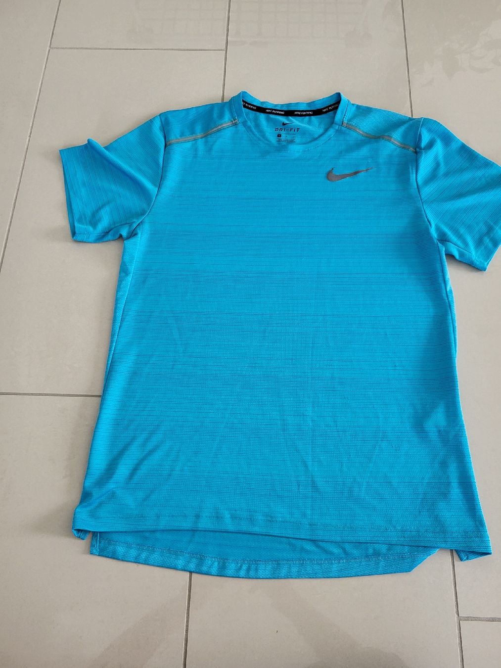 Nike T-shirt: Nike Sport Tshirt – Usato da Klingnau venduto da she_n8qp 1
