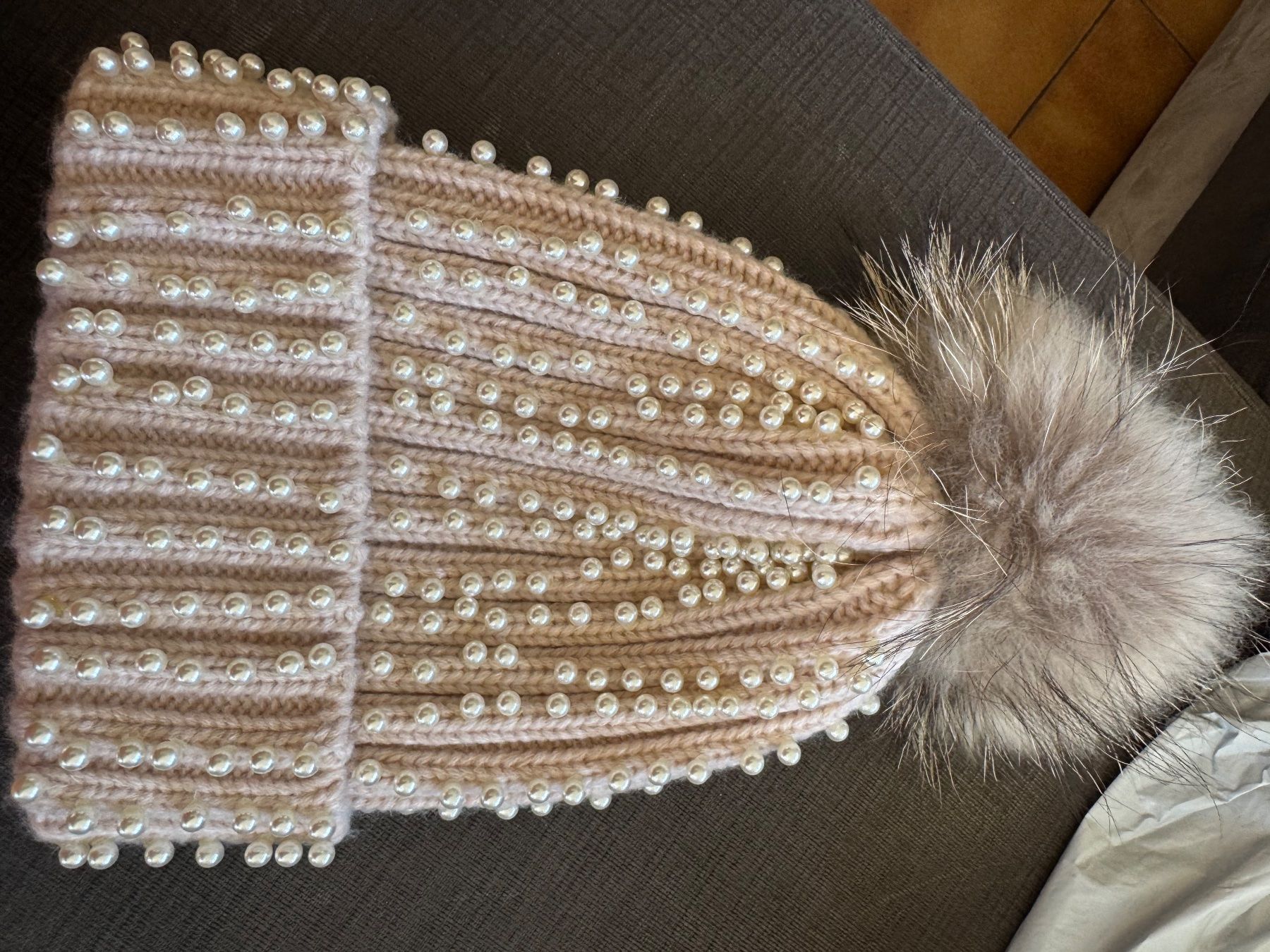 Copricapi, berretti & cappellini: Bonnet beige  perles et pompon Laura – Usato da Veyrier venduto da Kimedovapa_1