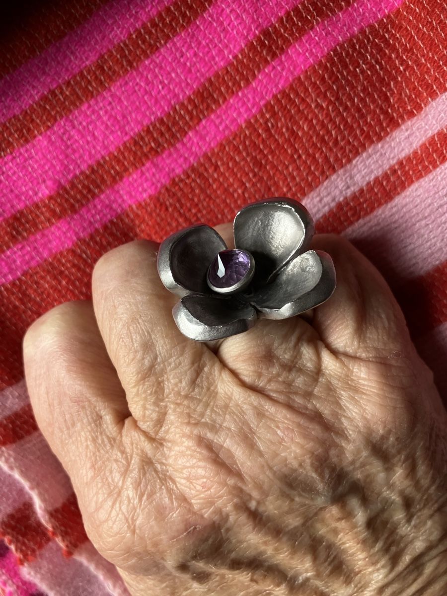 Anelli: Schwerer 925 Silberring in Blumenform mit Amethyst – Usato da Bassersdorf venduto da groovygremlin 2