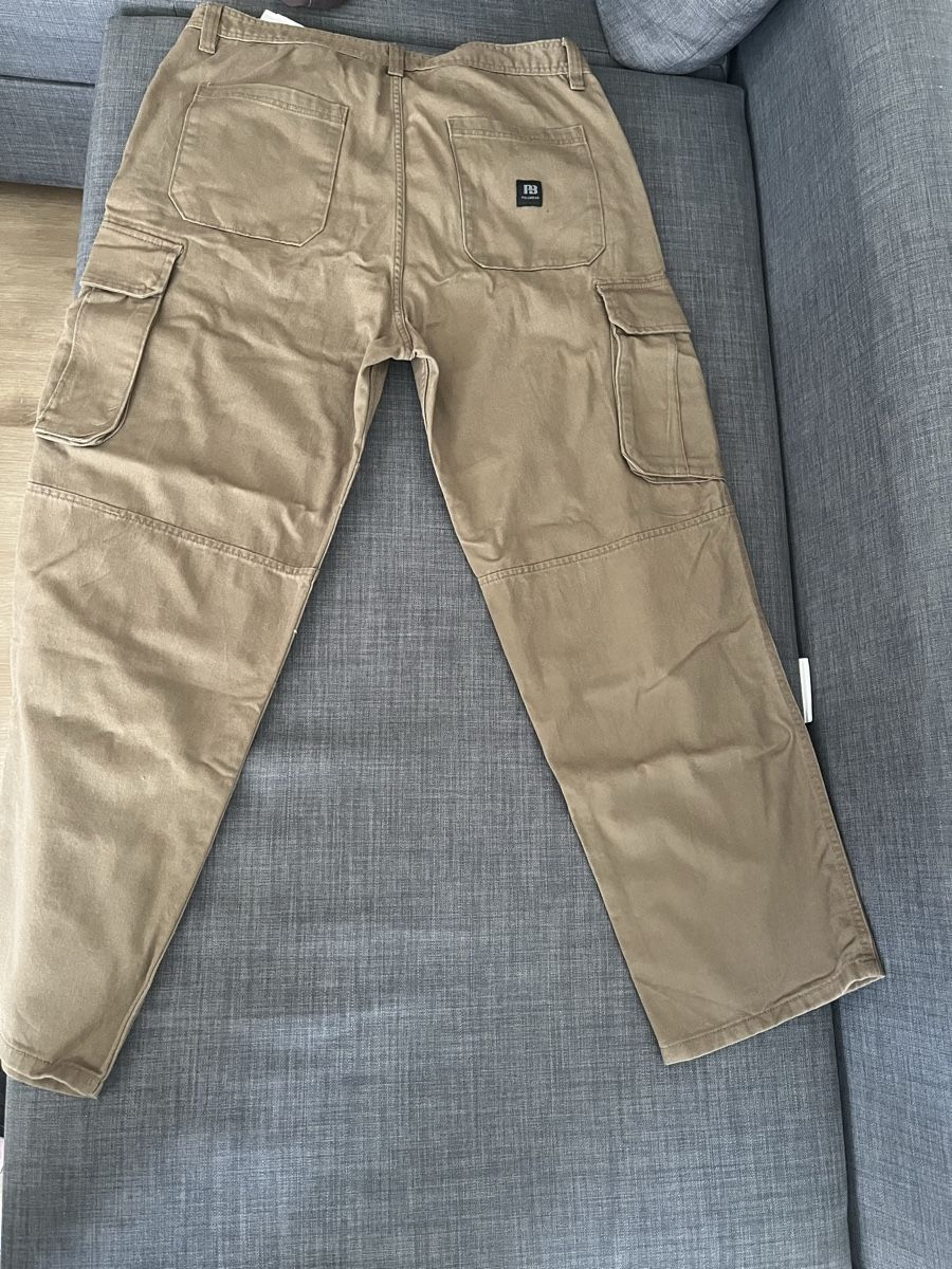 Pull&Bear Pantaloni: Pull and Bear Baggy Cargo Pants NEW – Nuovo e nell'imballaggio originale da Zürich venduto da tha_9t7f 2