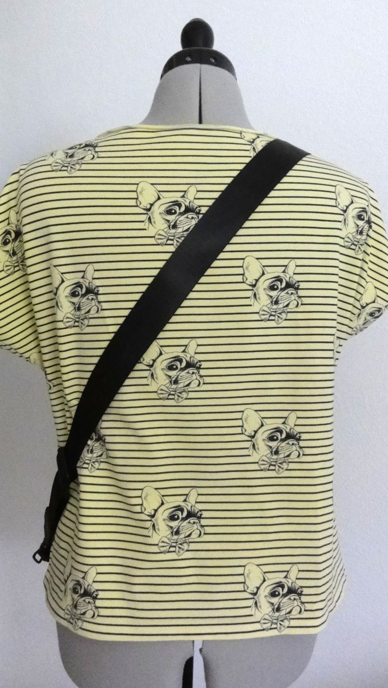 T-shirt: T-Shirt Gr. M + Bauchtasche schwarz – Usato da Samedan venduto da chickenrun01 1
