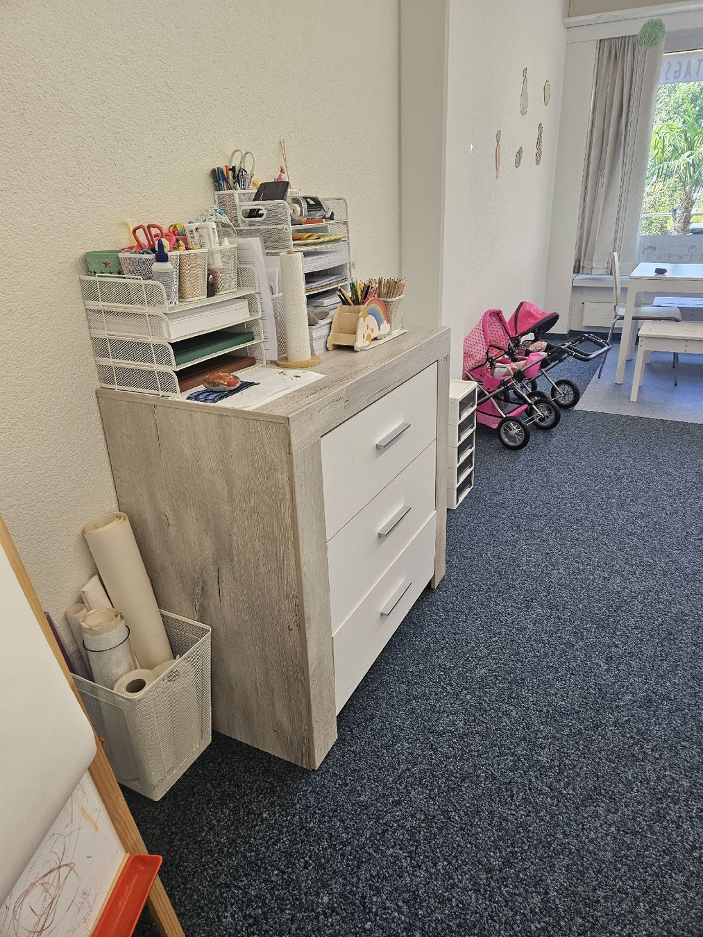 Commodes: komode weiss/grau – D'occasion à Oetwil am See par akkawi 1