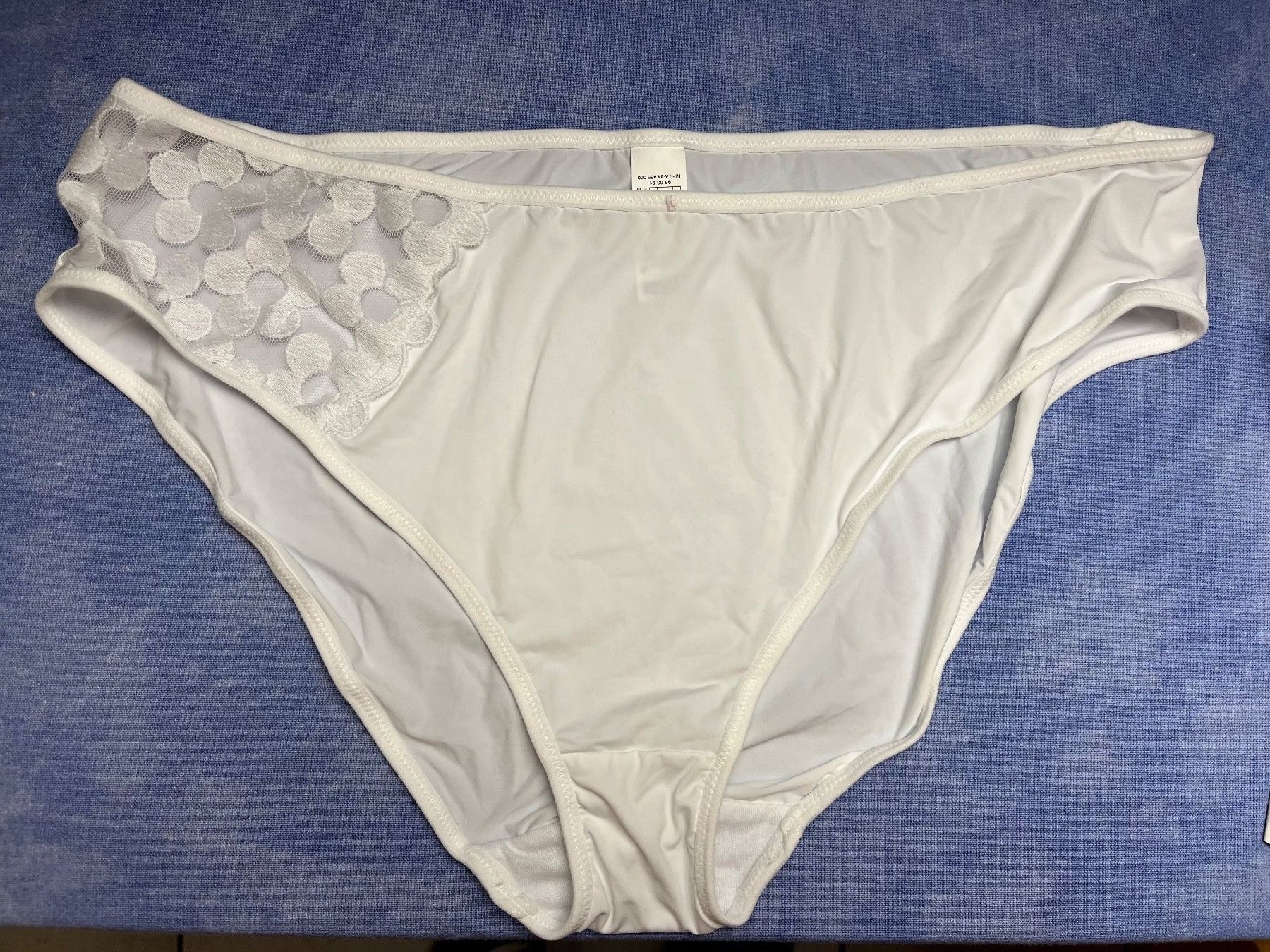 Altra biancheria intima: Slip mit Spitze, DIM, Grösse 46, Farbe Weiss – Nuovo e nell'imballaggio originale da Rudolfstetten venduto da gst_g7xl