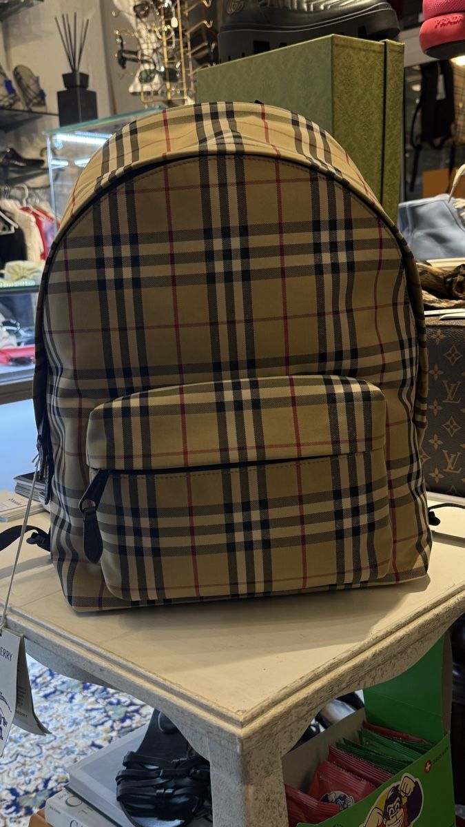 Burberry Rucksäcke: Burberry Rucksack, neu Zustand! Ein Schnäppchen. – Neu und originalverpackt aus Lachen SZ von HelvetiaLuxury 5