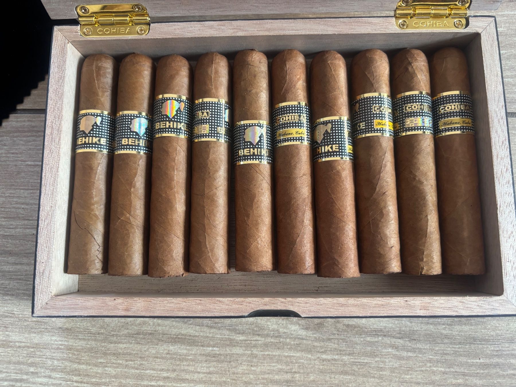 Cohiba Sigari: Cohiba Behike 52 – Usato da Préverenges venduto da jul_zhf7 2