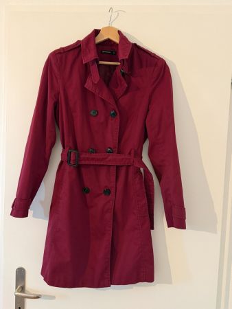 Stradivarius burgundy mantel