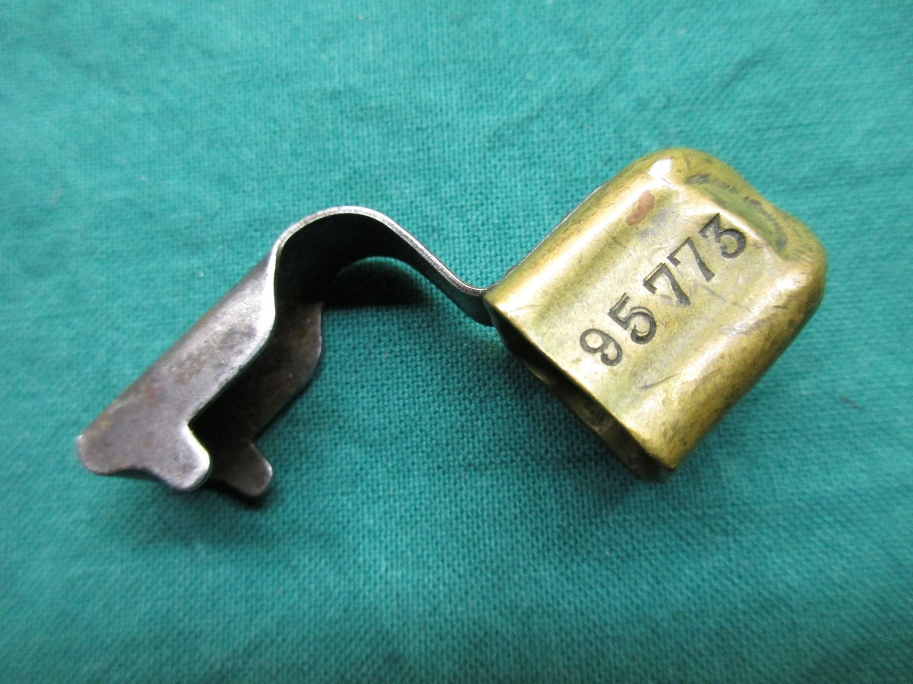 Schweizer Armee Stichwaffen: Laufdeckel Karabiner  1. Version (C) – Gebraucht aus Bowil von vifi01 2