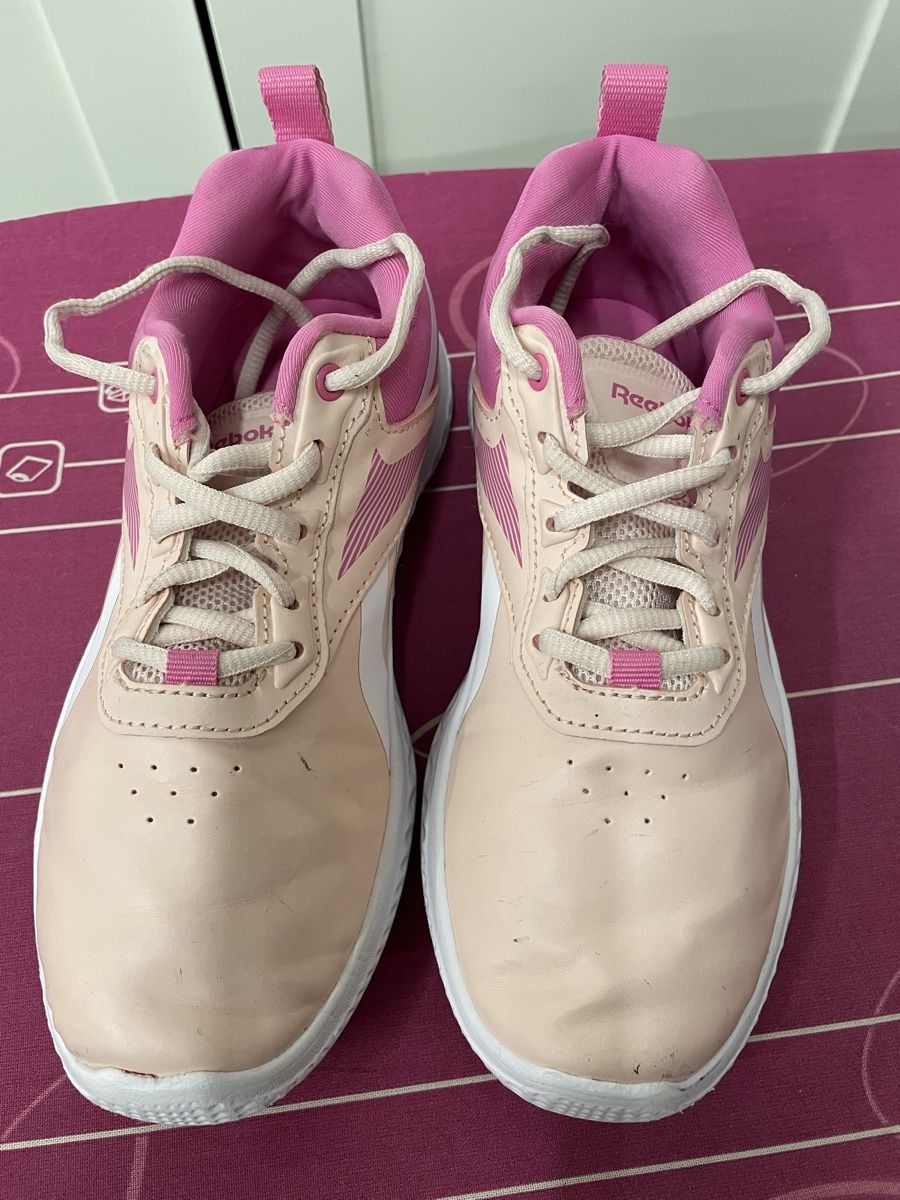 Reebok Scarpe per ragazze: Turnschuh Gr. 33 von Reebok – Usato da Recherswil venduto da jafa74