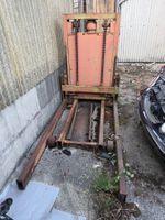 UNIC-Hydraulik-Hubtisch bzw. Scheren-/Säulen-Hebelift
