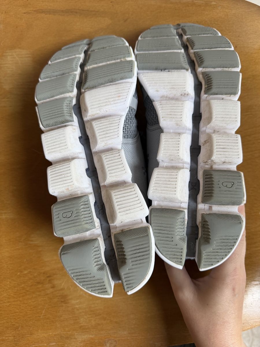 On Damenschuhe: On Cloud grau – Grösse 38 – Gebraucht aus Pfäffikon ZH von J.R.1989 2
