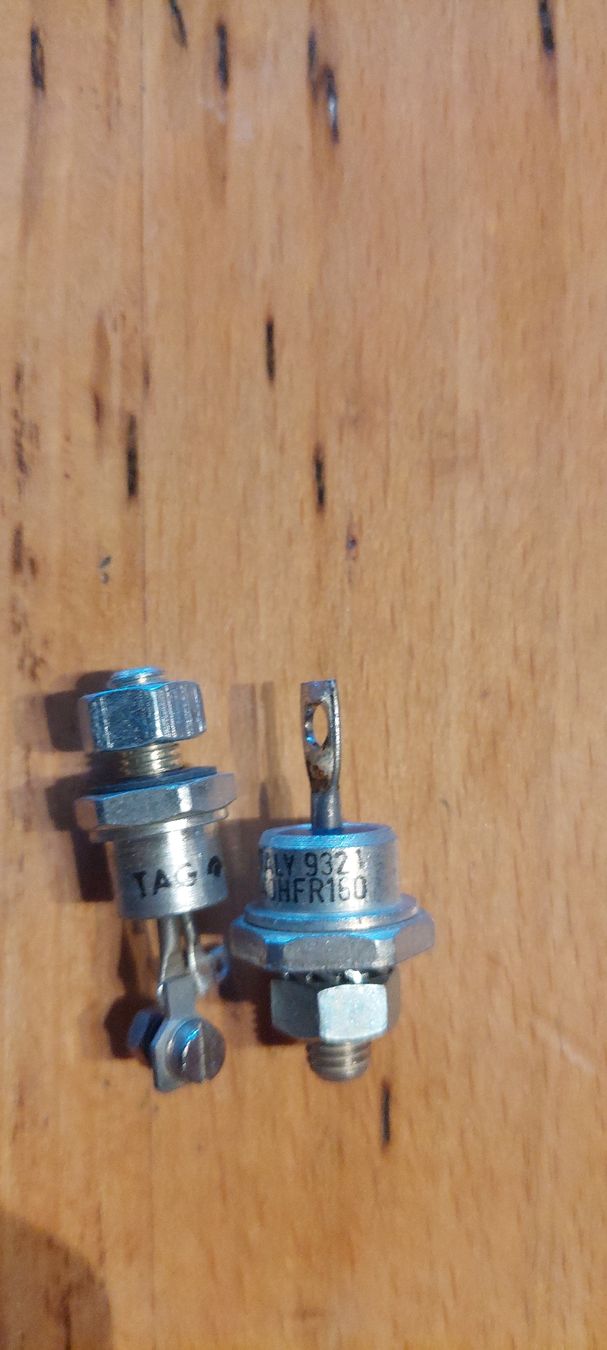 Componenti elettronici: Lot de diodes de puissance diverses – Usato da Courtepin venduto da Organikal 2