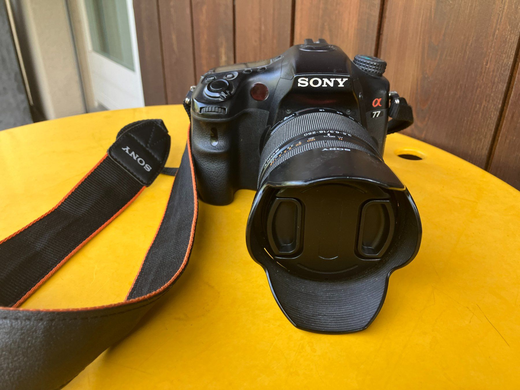 Sony Kamera: Sony a77 Digitalkamera – Gebraucht aus Murg von inf_gy8v 1