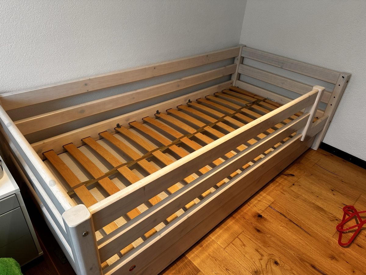Letti: Flexa Kinderbett mit Rausfallschutz und Bettschublade – Usato da Bischofszell venduto da Frigo04 6