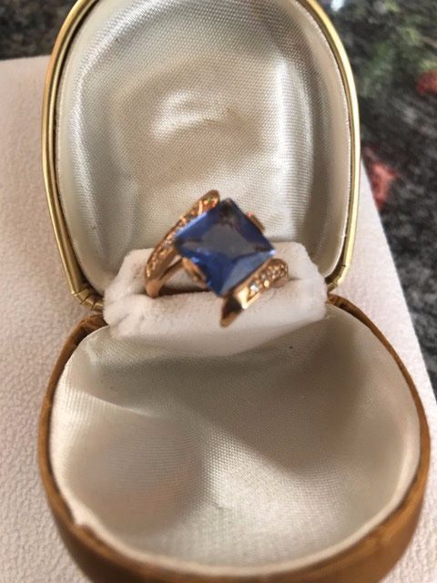 Bague Femme En Plaqué Or Avec Zirconiums - Design à Poinçon Carré - Occasion - Élégante Et Brillante