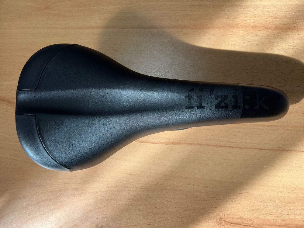Test de la selle fi'zi:k Antares R3 Open - Velo 101
