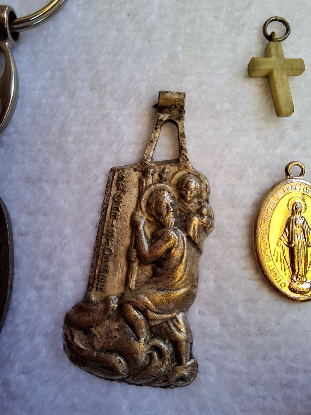 Ciondoli: Religiöse / Christliche Anhänger  – Usato da Dällikon venduto da Shishio 3