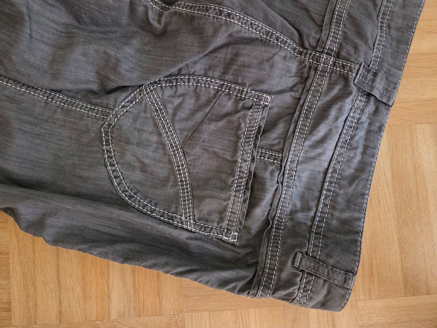 Bonita Jeans: schwarz/silber Cargo Jeans, leicht, 44, Baumwolle – Usato da Liestal venduto da ITOlio 6