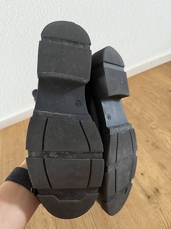 Scarpe da donna: SCHWARZE STIEFEL MIT REISSVERSCHLUSS – Usato da Schötz venduto da kon_57fh 3