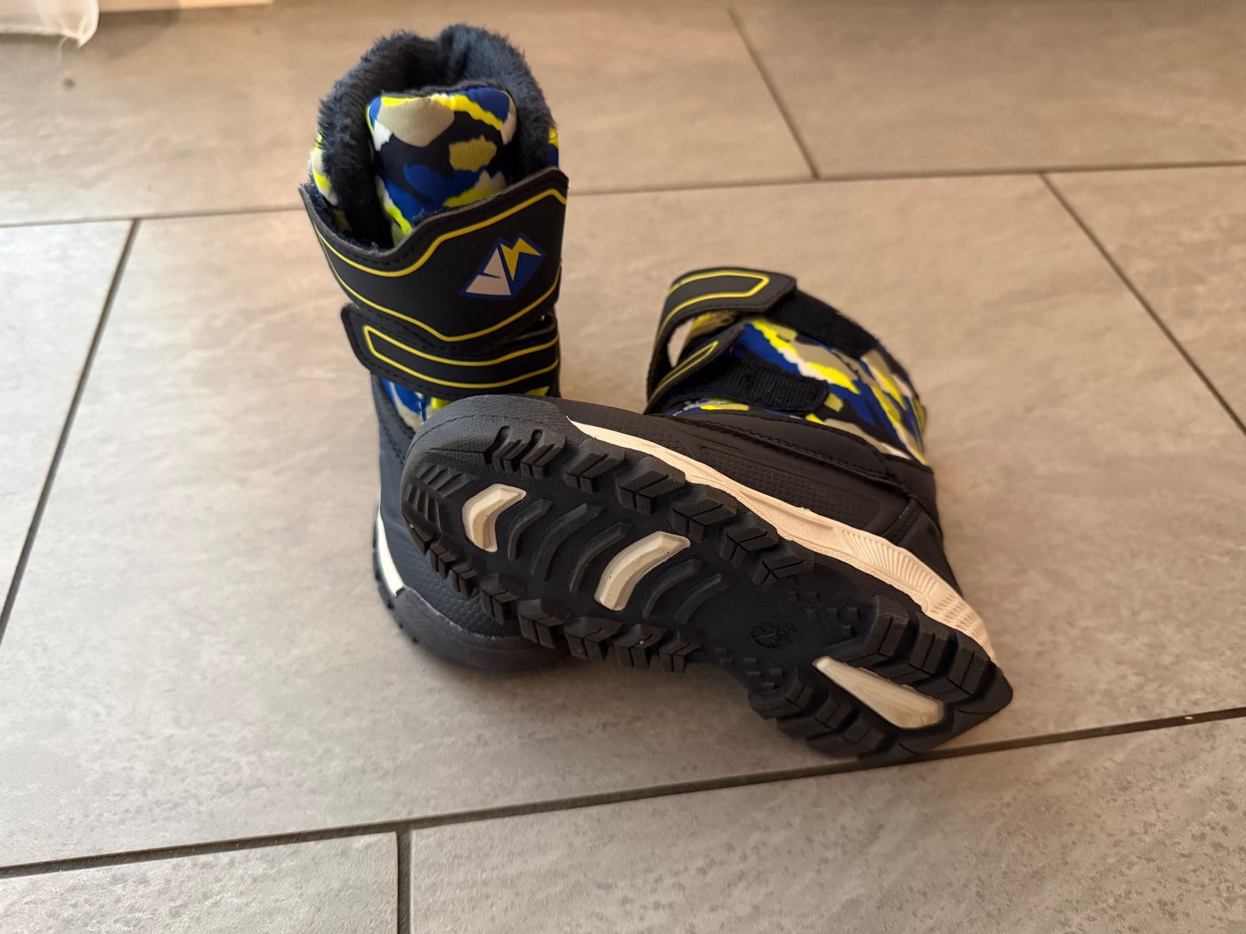 Schuhe für Jungen: Snowboots - Grösse 25 – Gebraucht aus Bülach von Loredana13 3