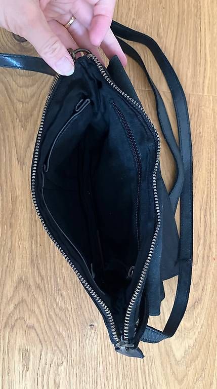 Borse da donna: Leder Umhängetasche | Clutch – Usato da Gümligen venduto da alessandra.ge 1