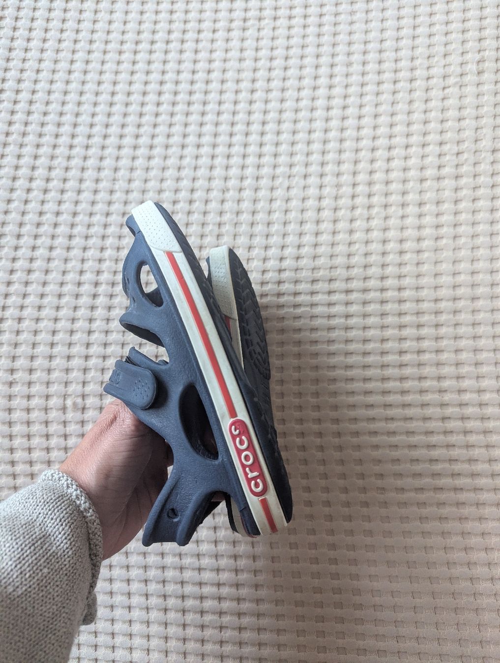 Schuhe für Jungen: Crocs Sandals Navy Blue Size C12 – Neu (gemäss Beschreibung) aus Dietikon von X7tj 2