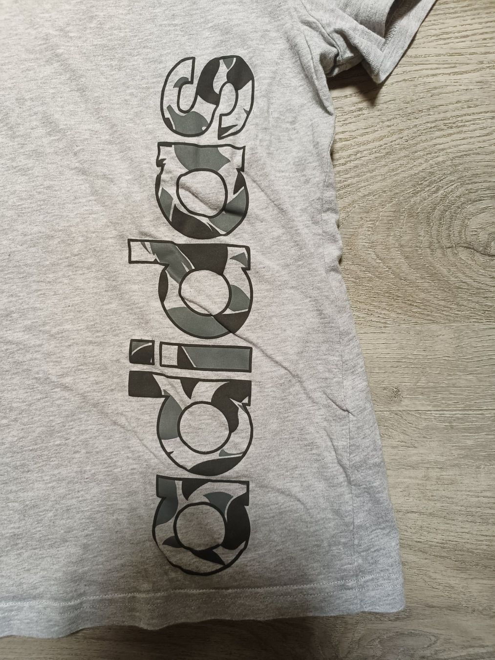 Adidas T-shirt: Adidas Shirt 42/44 – Usato da Bätterkinden venduto da Elefantenzoo 1