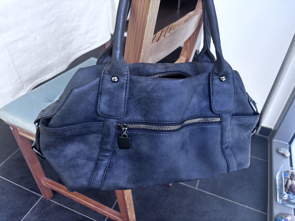Borse da donna: Bowlingtasche in Wildlederoptik, grauschwarz – Usato da Basel venduto da NellyBotti 3