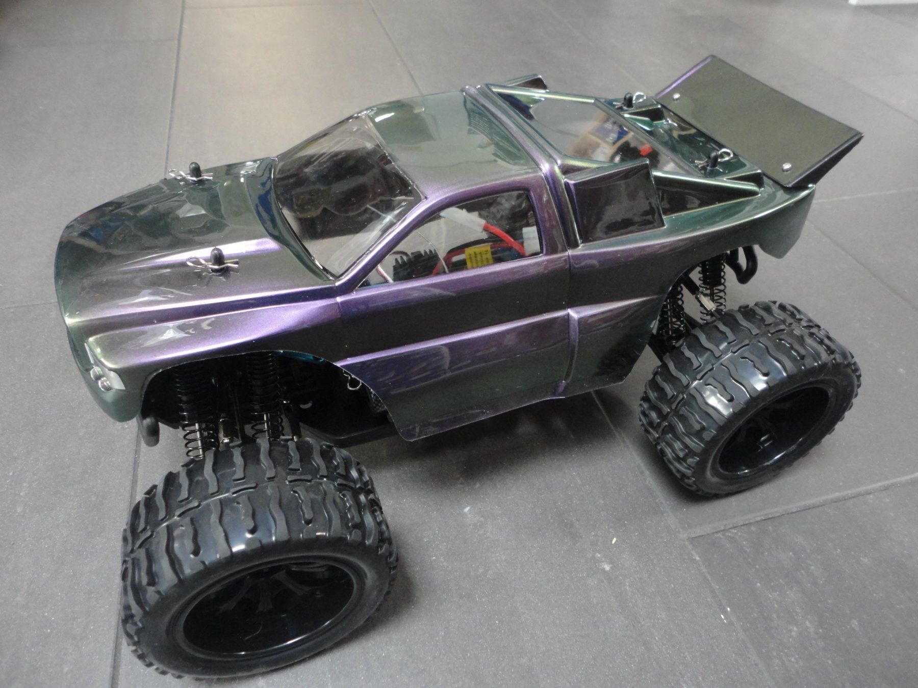 RC Kits de montage: Chameleon Monstertruck 1:10 Neu komplett-Set – Neuf avec emballage d'origine à Horgen par RcModell 1