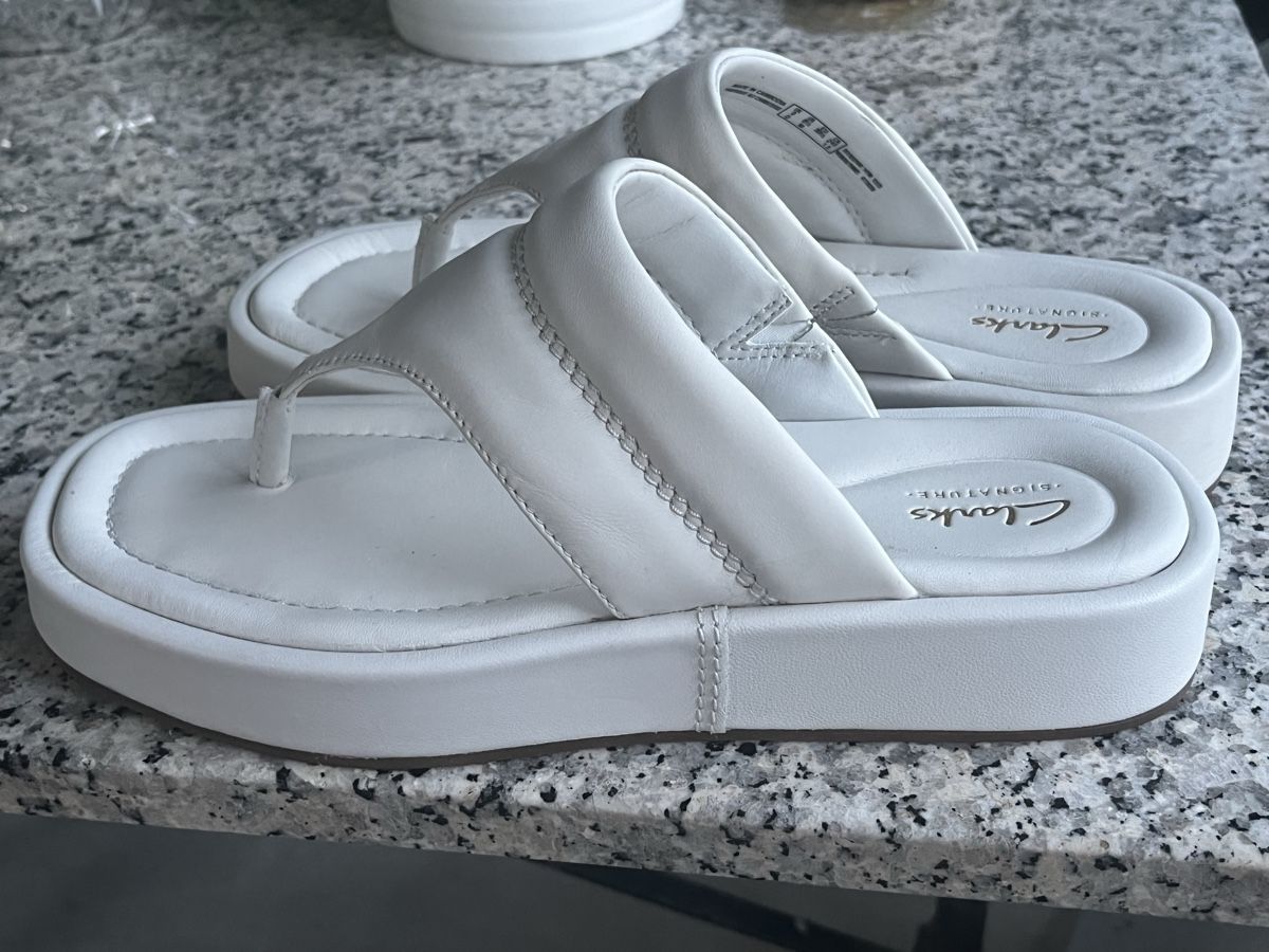 Clarks Chaussures femmes: Clarks Sandalen weiss Leder 39,5 NEU 🤍 – Neuf (Voir description) à Zürich par tsunrise122