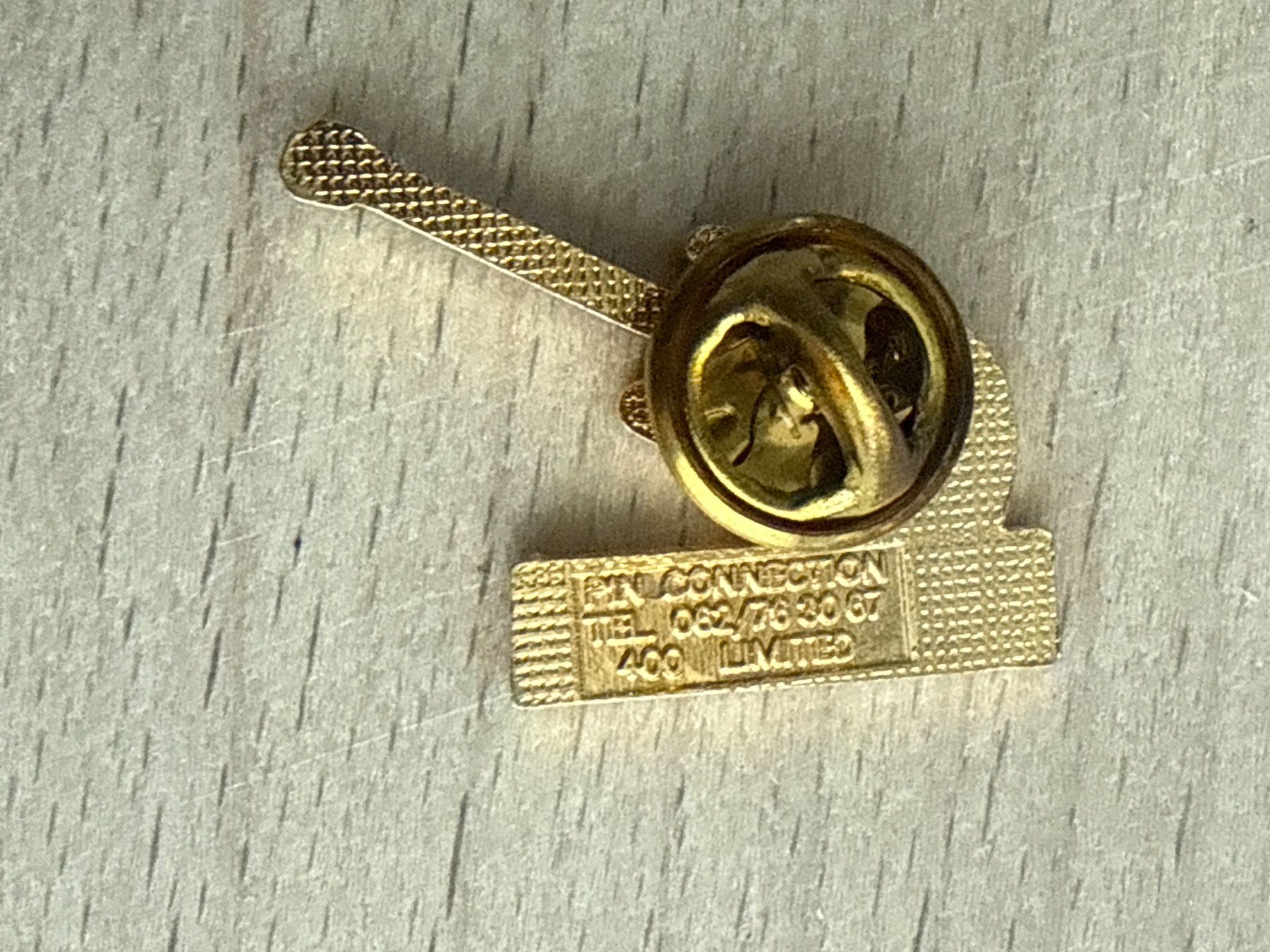 Placchette & Badge: Pin Duo NIKITA – Usato da Glattbrugg venduto da Schweigmatt 1