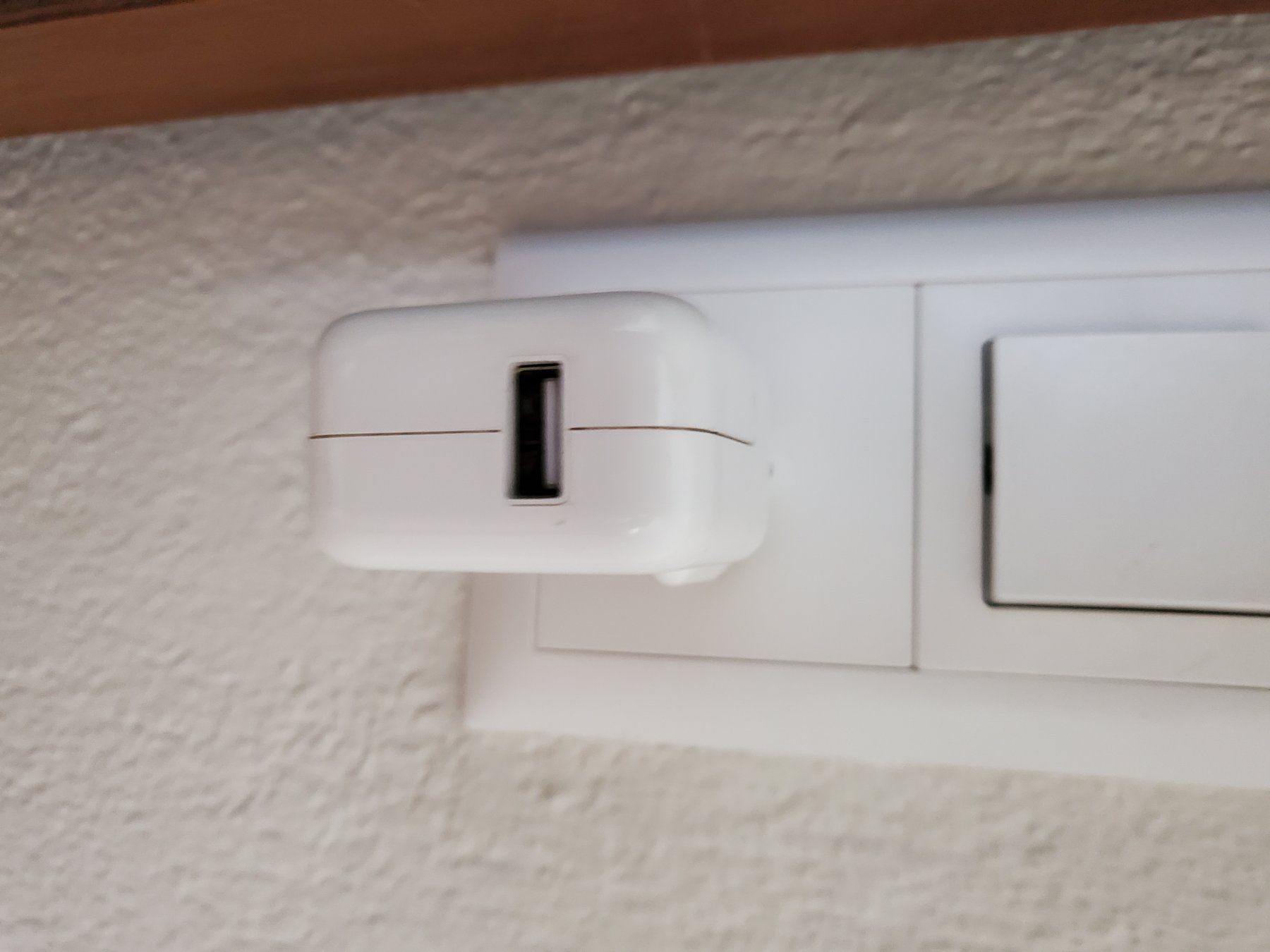 Apple Caricabatterie: Apple Ipod USB Strom Adapter abgewinkelt – Usato da Unterägeri venduto da 0alfa0 5