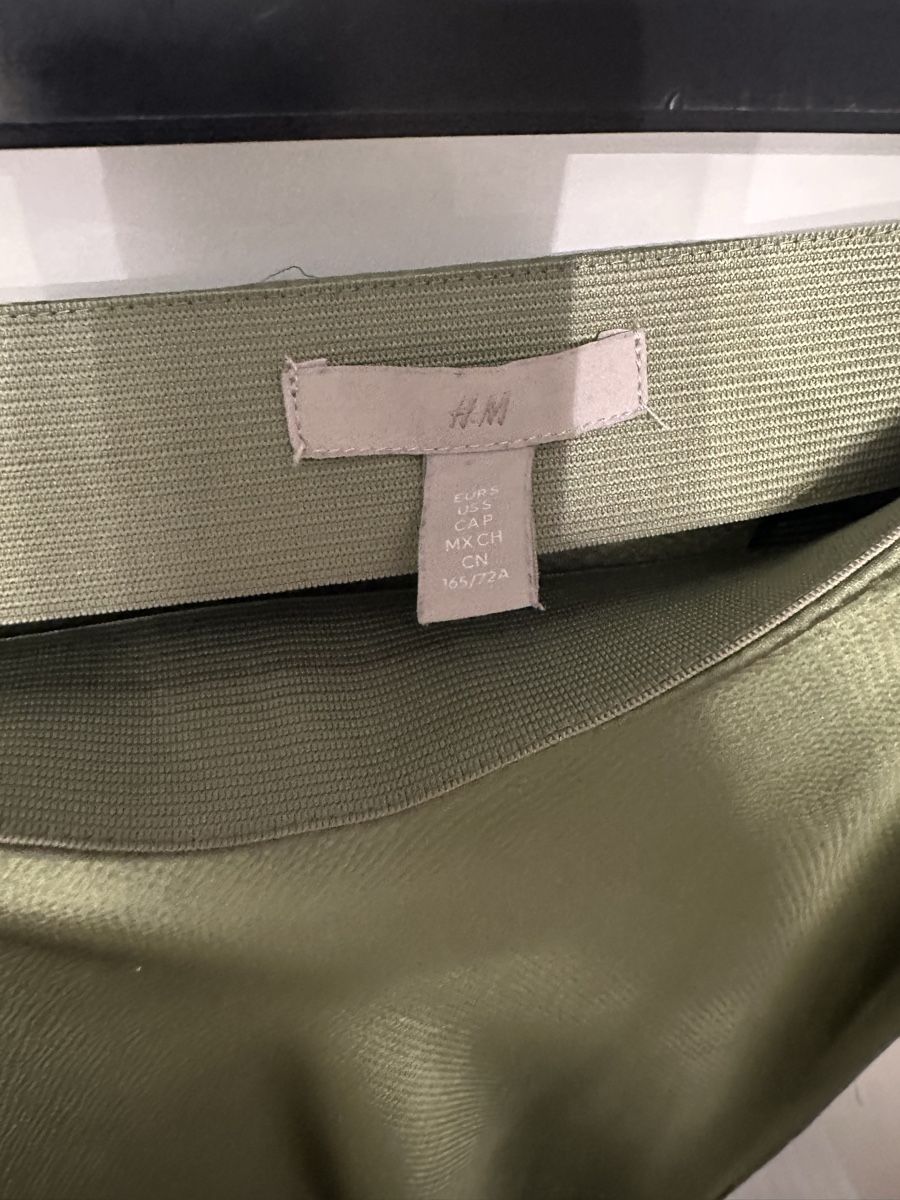 H&M Röcke: H&M Midirock, Gr. S, Olivgrün – Gebraucht aus Basel von BSLina 1
