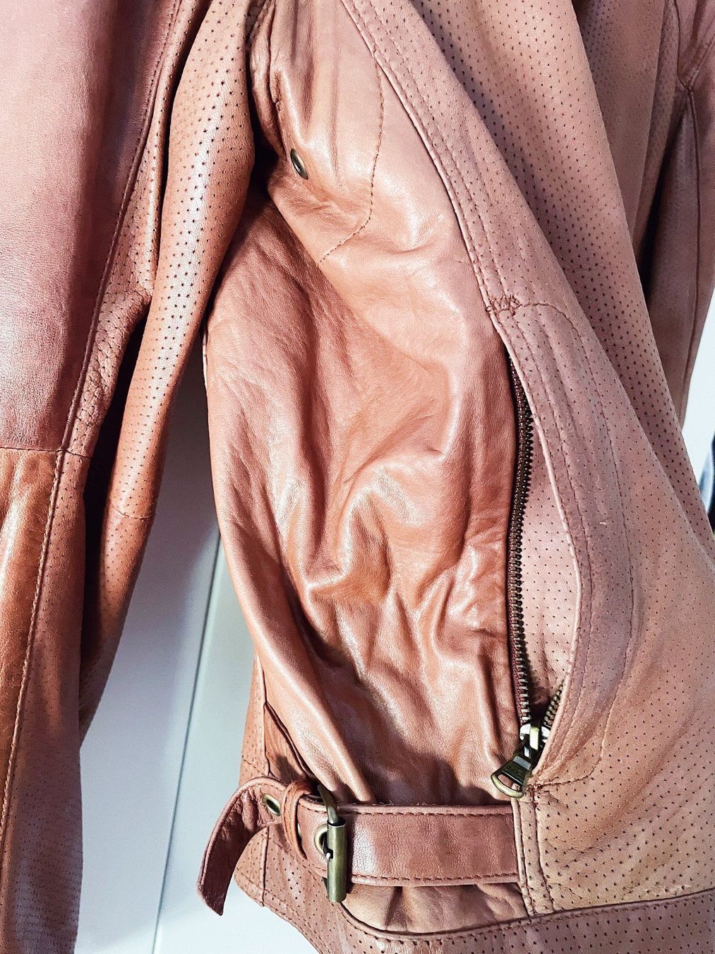 Mango Giacche: Mango Lederjacke Grösse L – Usato da Adliswil venduto da Ch_Mei 8