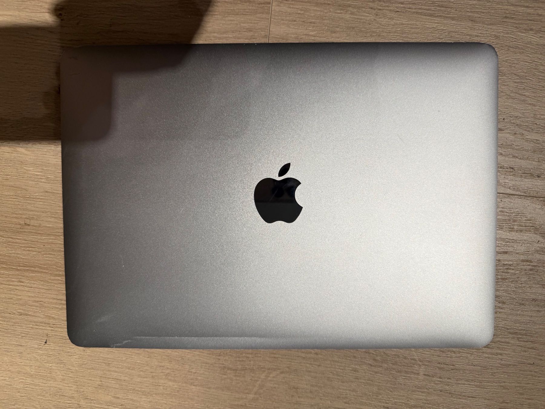 Apple Notebooks: MacBook 12 Zoll – Defekt aus Siebnen von icrservicesolutions