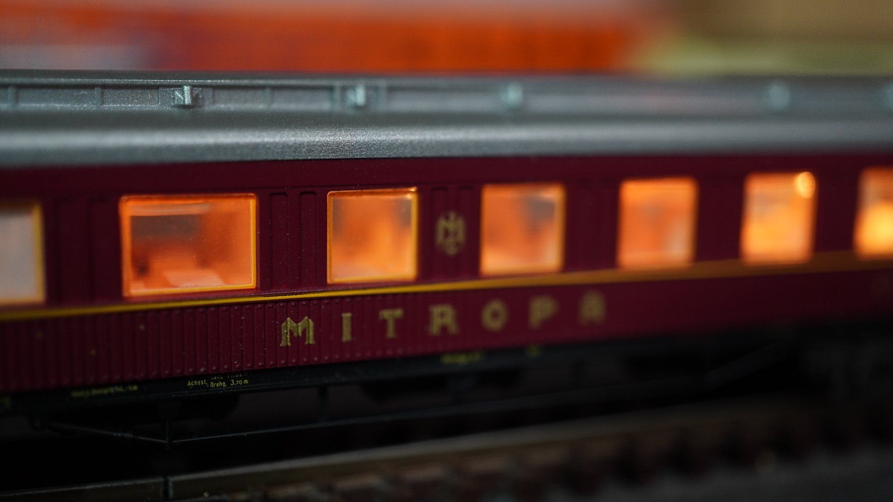 Trix Modelleisenbahnen: e37 Spur N Minitrix Mitropa Speisewagen 311 – Gebraucht aus Thun von evinka_gmbh