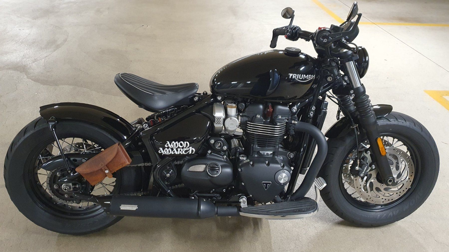 Triumph Strada: Triumph Bonneville Bobber Black – Usato da Nänikon venduto da Helvetia69