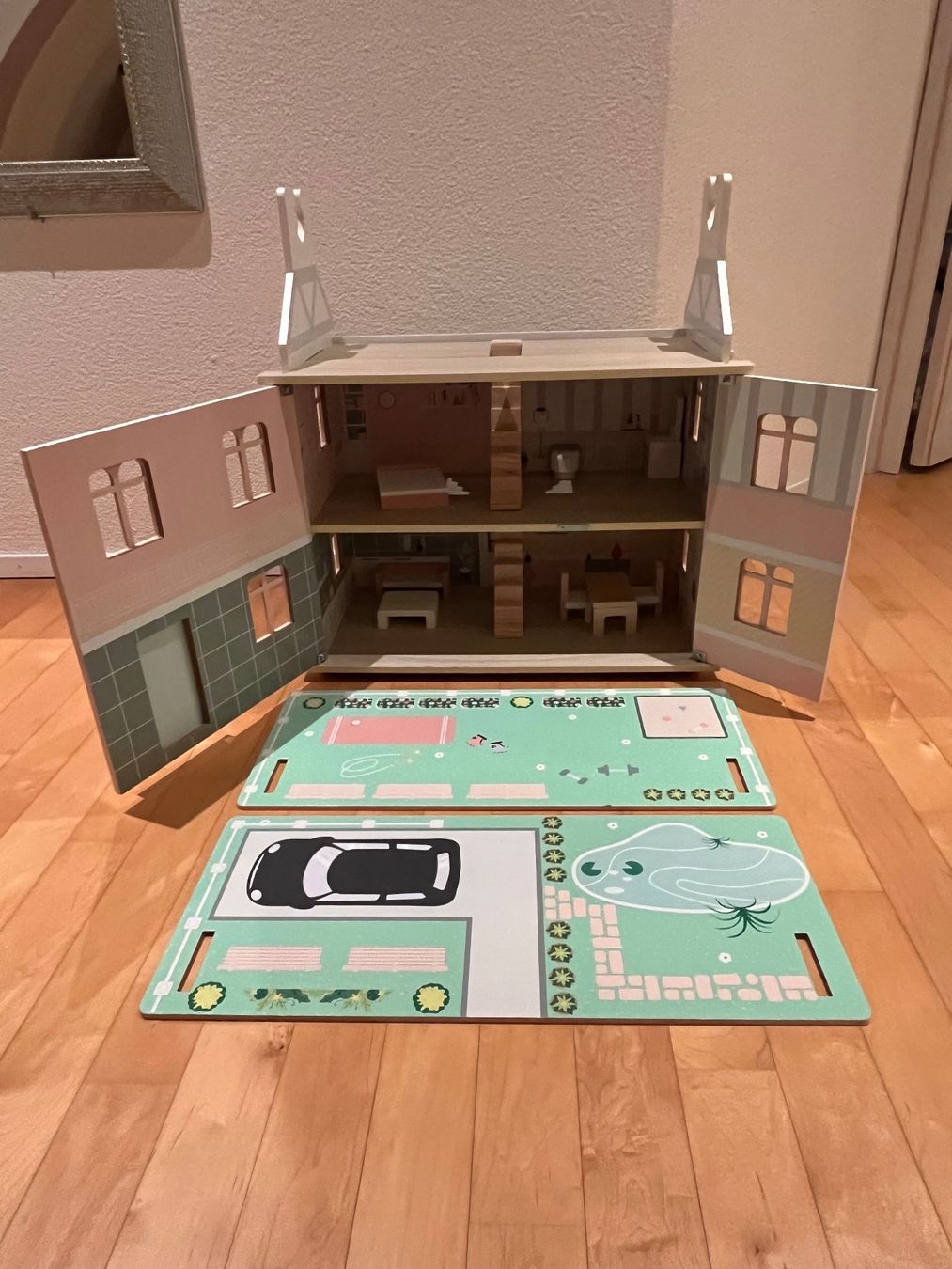 Case e mobili per bambole: Puppenhaus – Usato da Cham venduto da celinen123 1