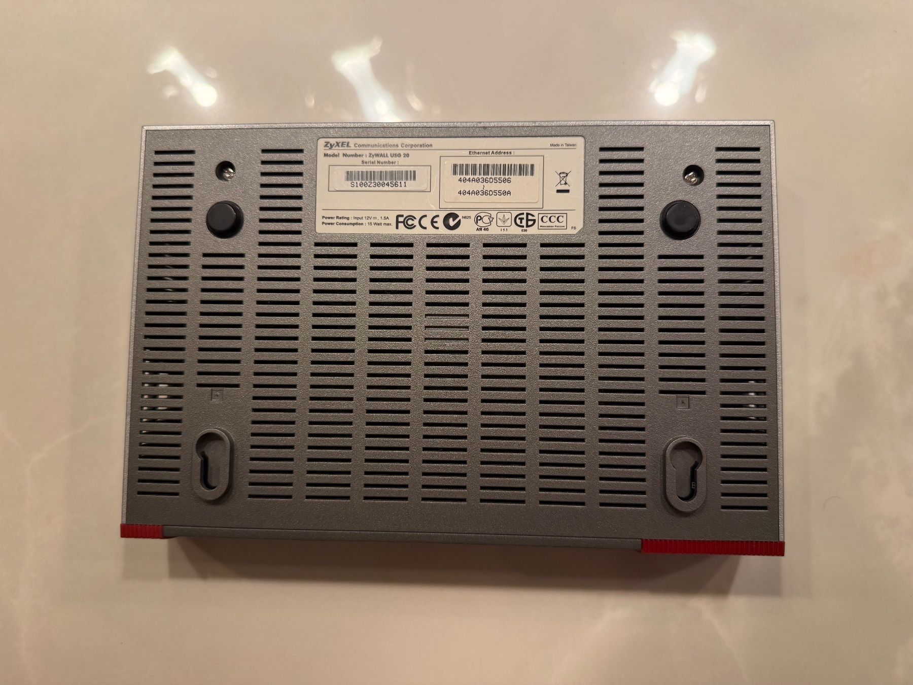 Zyxel Firewall: ZyXEL USG 20 Firewall Security Gateway gebraucht – Usato da Wollerau venduto da cho_7k6w 1