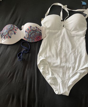 Badeanzug und Bikini-Oberteil weiss neu