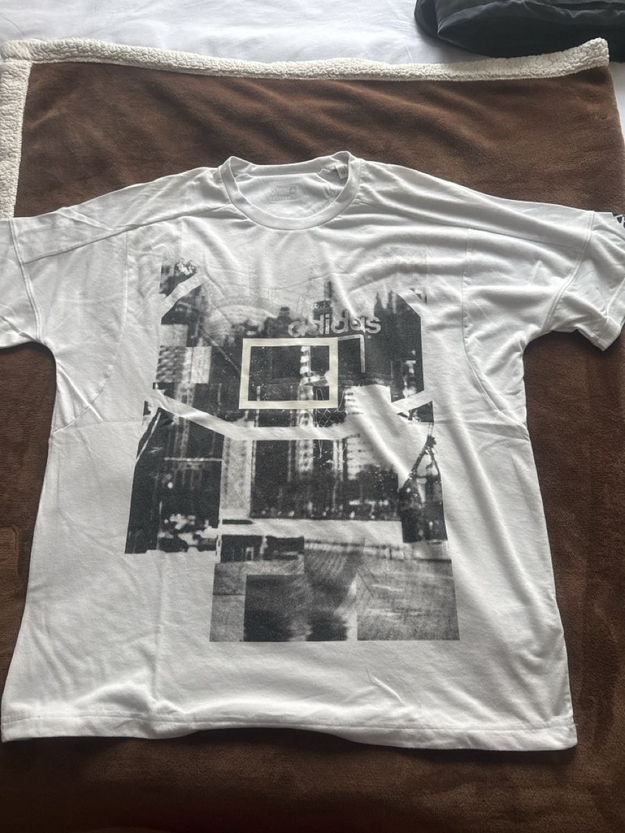 Adidas T-shirt: T-Shirt Adidas XL – Usato da Wald zh venduto da 72Marcel 2