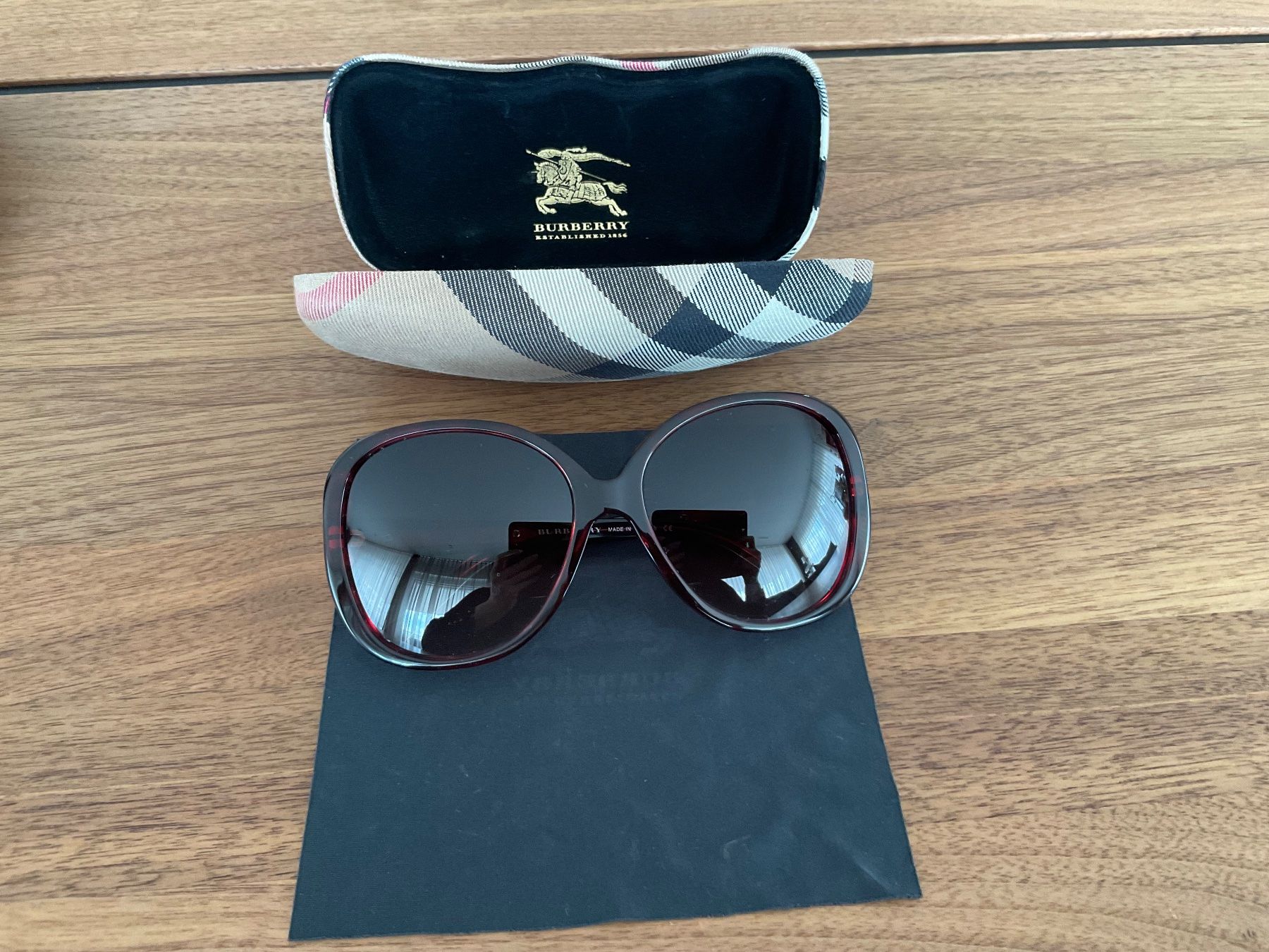 Burberry Occhiali & Lenti: Burberry Sonnenbrille – Usato da Wetzikon ZH venduto da coco8468