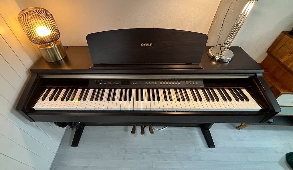 Strumenti musicali: Yamaha YDP-223 E-Piano Digitalpiano – Difettoso da Zürich venduto da fel_k9mp 1