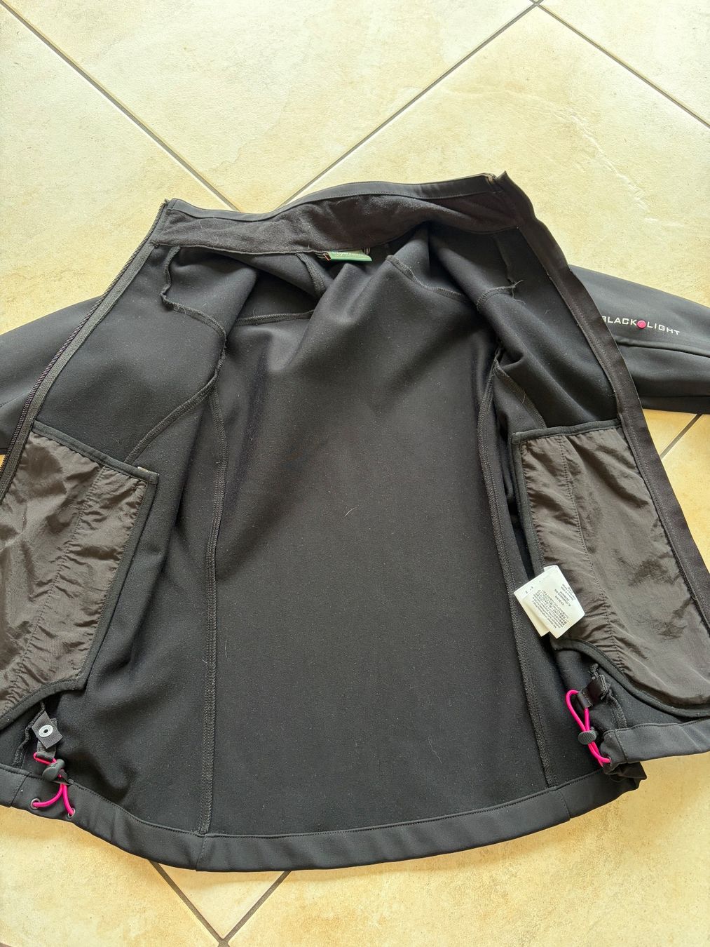 Peak Performance Jacken: Peak Performance Hardshelljacke Damen S schwarz – Gebraucht aus Brüttisellen von Fabiii.st 2
