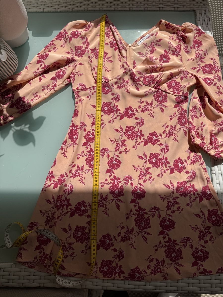 Vestiti: ✨Wunderschönchönes Kleid mit Blumenmuster, Grösse M✨ – Nuovo (secondo la descrizione) da zürich venduto da Bailey17 5