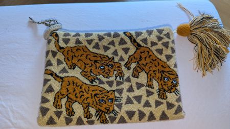 Tasche mit Tiger Motiv, gestrickt, neuwertig